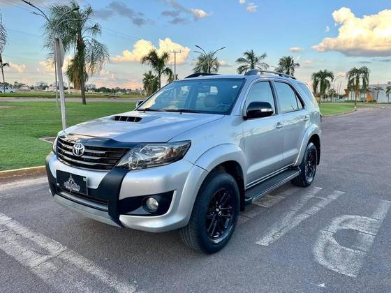 TOYOTA HILUX 2.5 4X4 CS CHASSI CABINE 16V TURBO DIESEL 2P MANUAL